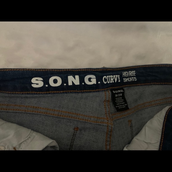 High Rise Shorts - Picture 3 of 4